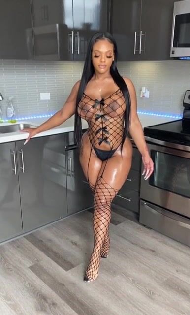 Anybody got her clapping give the people what they want