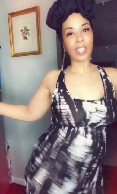 Who is this clappin chick?