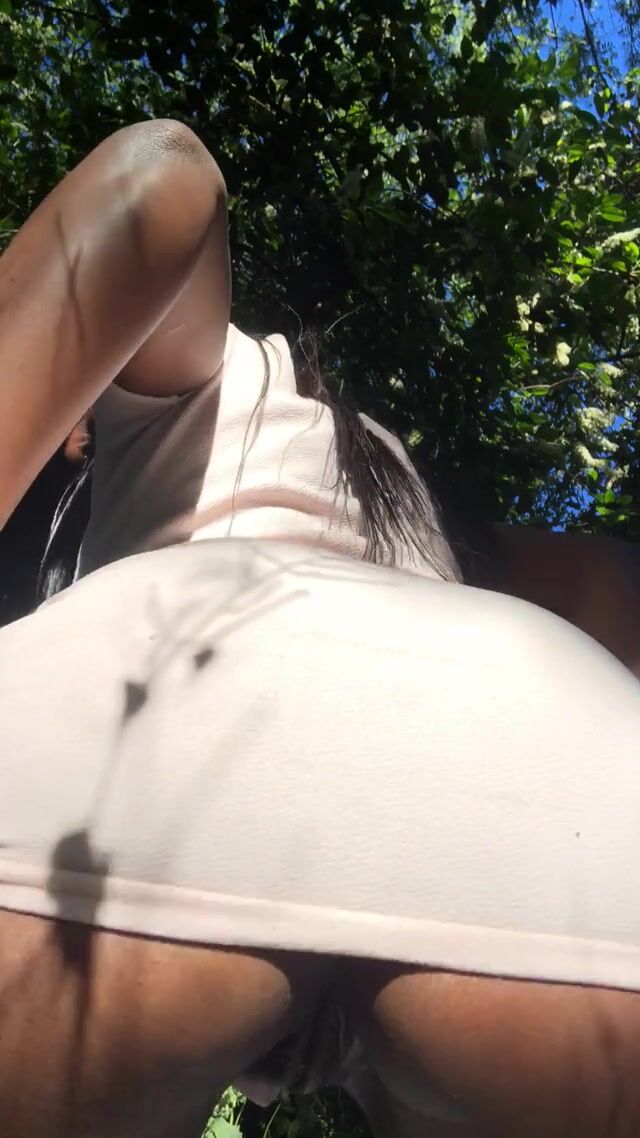 Wanna play with my ass ?