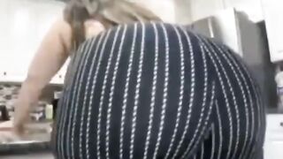 Big Booty Girl Farts: Who wouldn’t want to be behind this #4