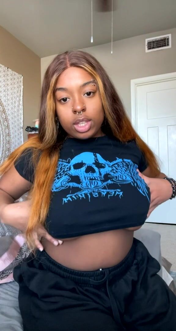 who here loves cute ebony 18yo’s?