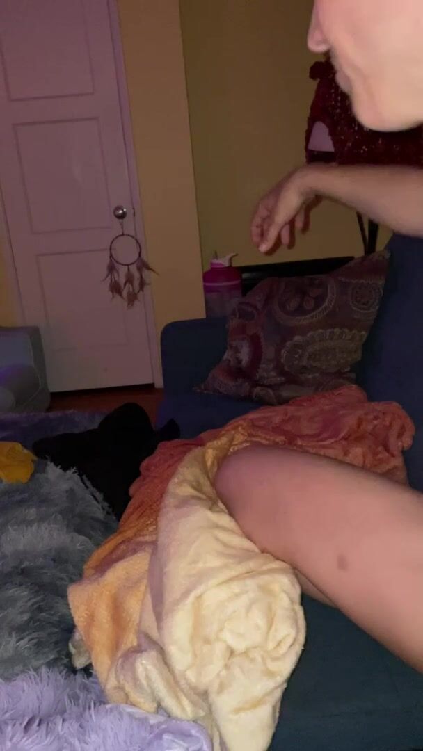 Ghost white dick reentering the dark cavernous female organ. [MF] MILF