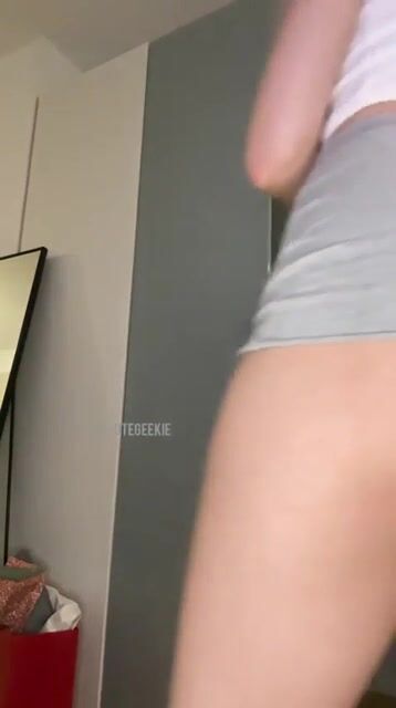 Jiggly shorts