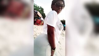 African Big Booty: Oh she knows that booty worth it #2