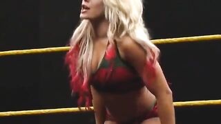 Alexa Bliss’s Booty: the shorts #3