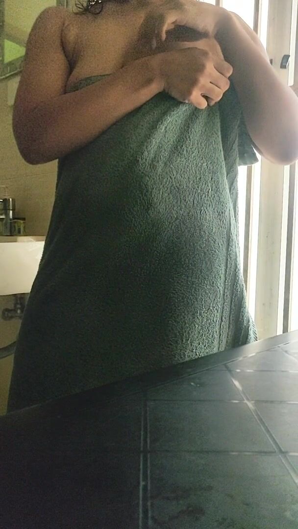 Towel drop for all you lovely folks, stay happy, stay horny ????