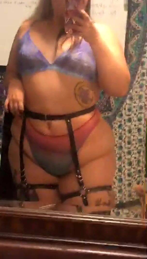 U/ OhlookitsLuna Big ass, small tits in a harness? What's not to love...