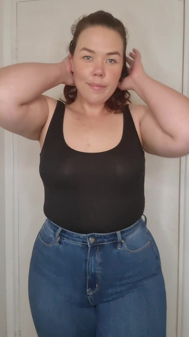 A lil tease from a cheeky girl :p