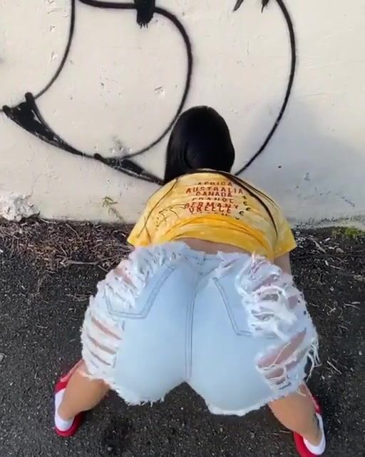 She want dick - BadPenelope