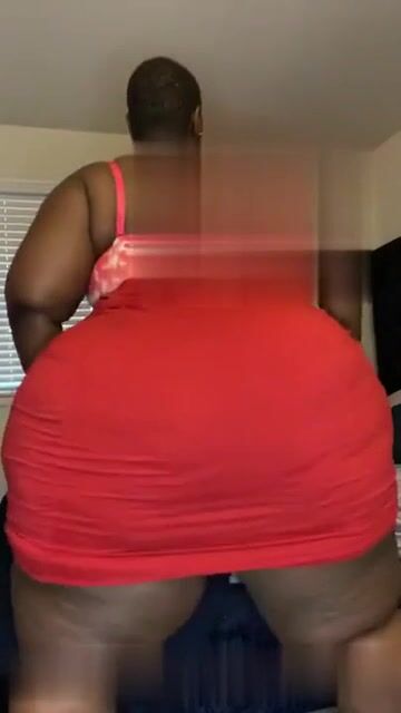 Black SSBBW Gets Loose!