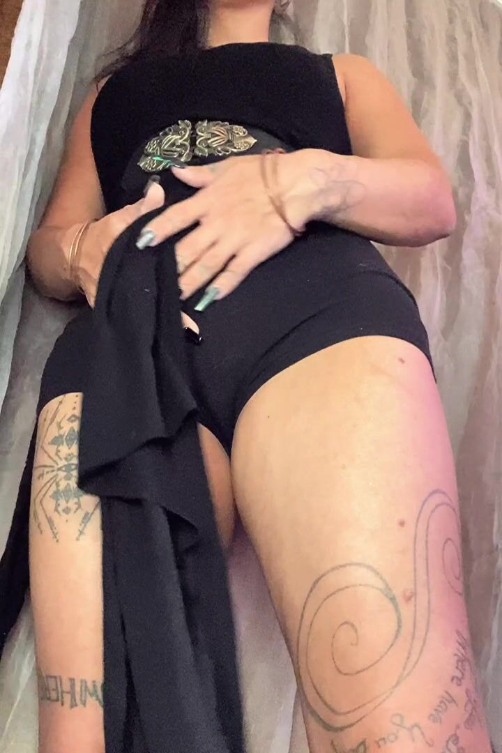 I love shaking my ass in shortie shorts