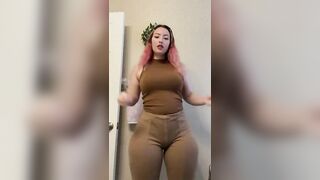 Elite Ass: She really had biggest fall off ever #2