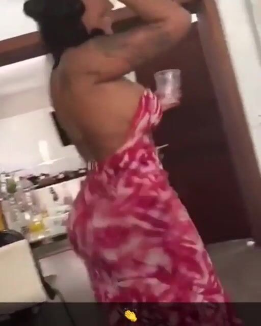 Bambi clap so fucking loud ????