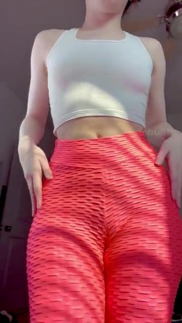 these leggings are great for easy access...