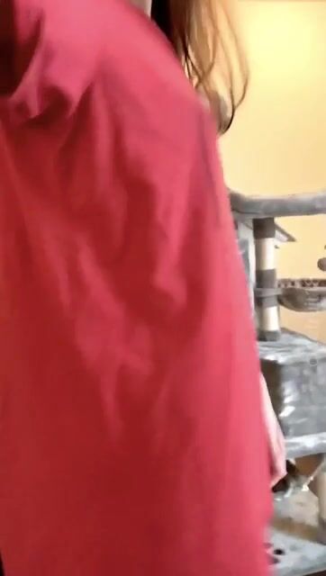 I’m hiding some booty meat under this baggy shirt