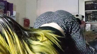 Tight Shorts: Lil booty shake #2