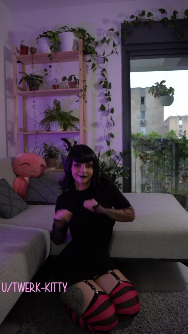 Vamp pussy is the best pussy