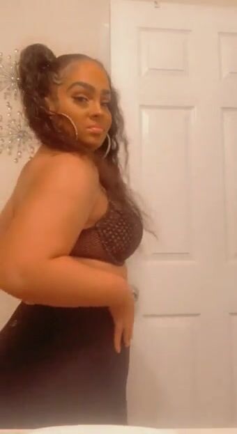 37 yr old MILF wit a Georgia peach
