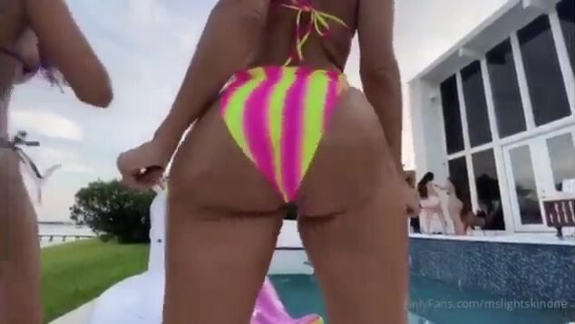 The Light Skin & The Sexy Redbone