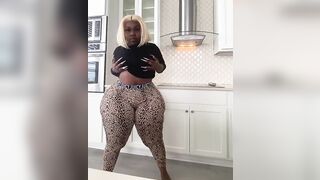 Booty Clapping: Fy3bottom #1