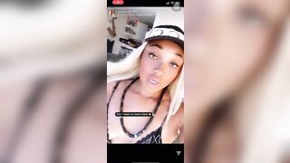 She clothed but DAMN I wish she’d make an OF