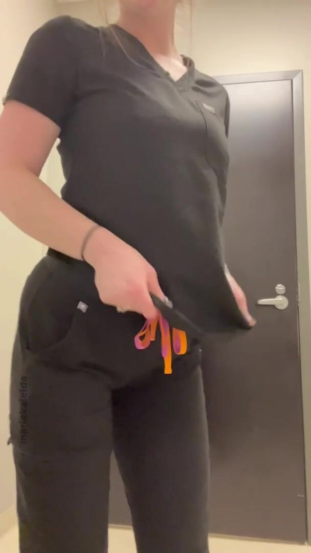 Guess the color of my plug before the big reveal ;)