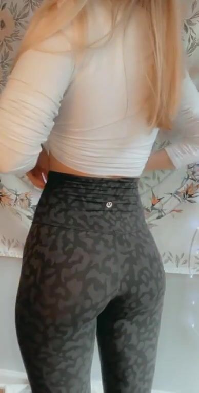 Taking out my cute lil butt for you????